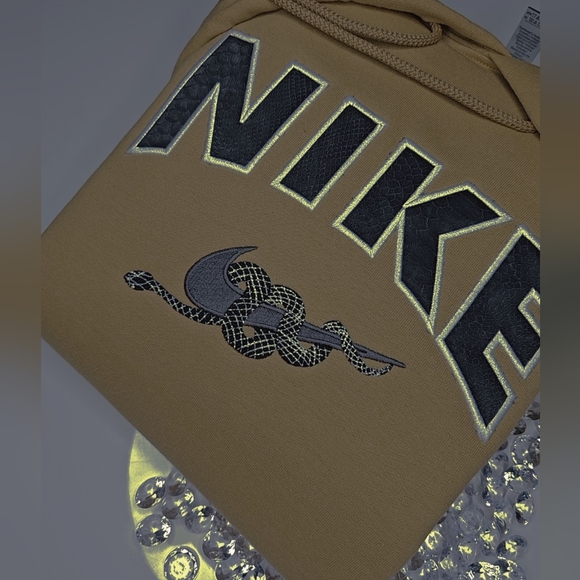 Snake print Hoodie - Picture 3 of 3